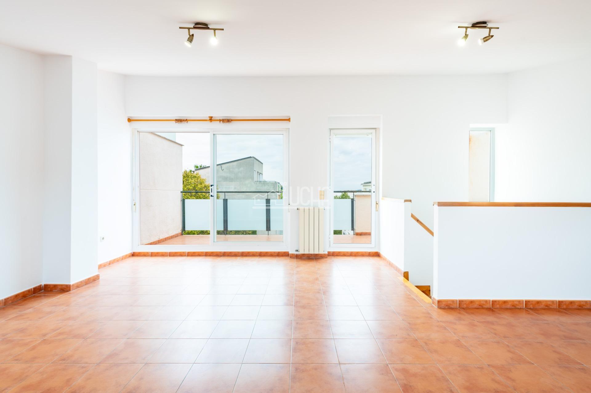 Amplia Vivienda en Mas Camarena con Piscina y Parque Infantil — 17