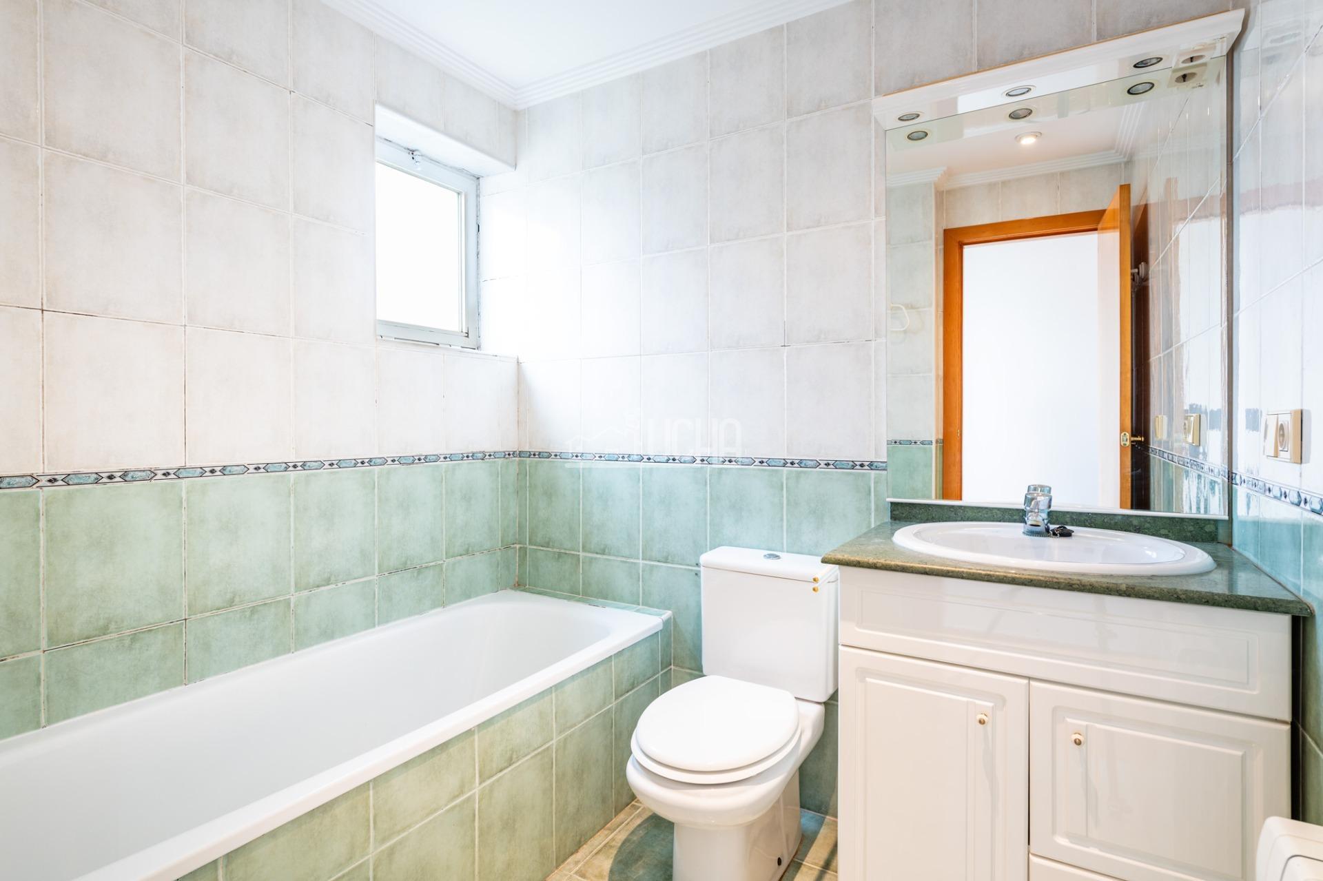 Amplia Vivienda en Mas Camarena con Piscina y Parque Infantil — 20
