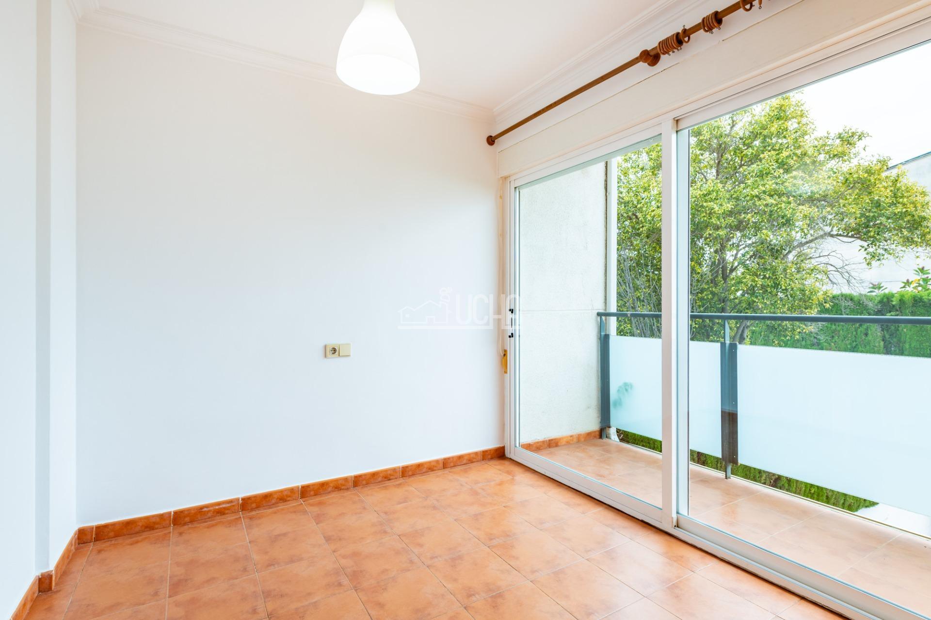 Amplia Vivienda en Mas Camarena con Piscina y Parque Infantil — 21