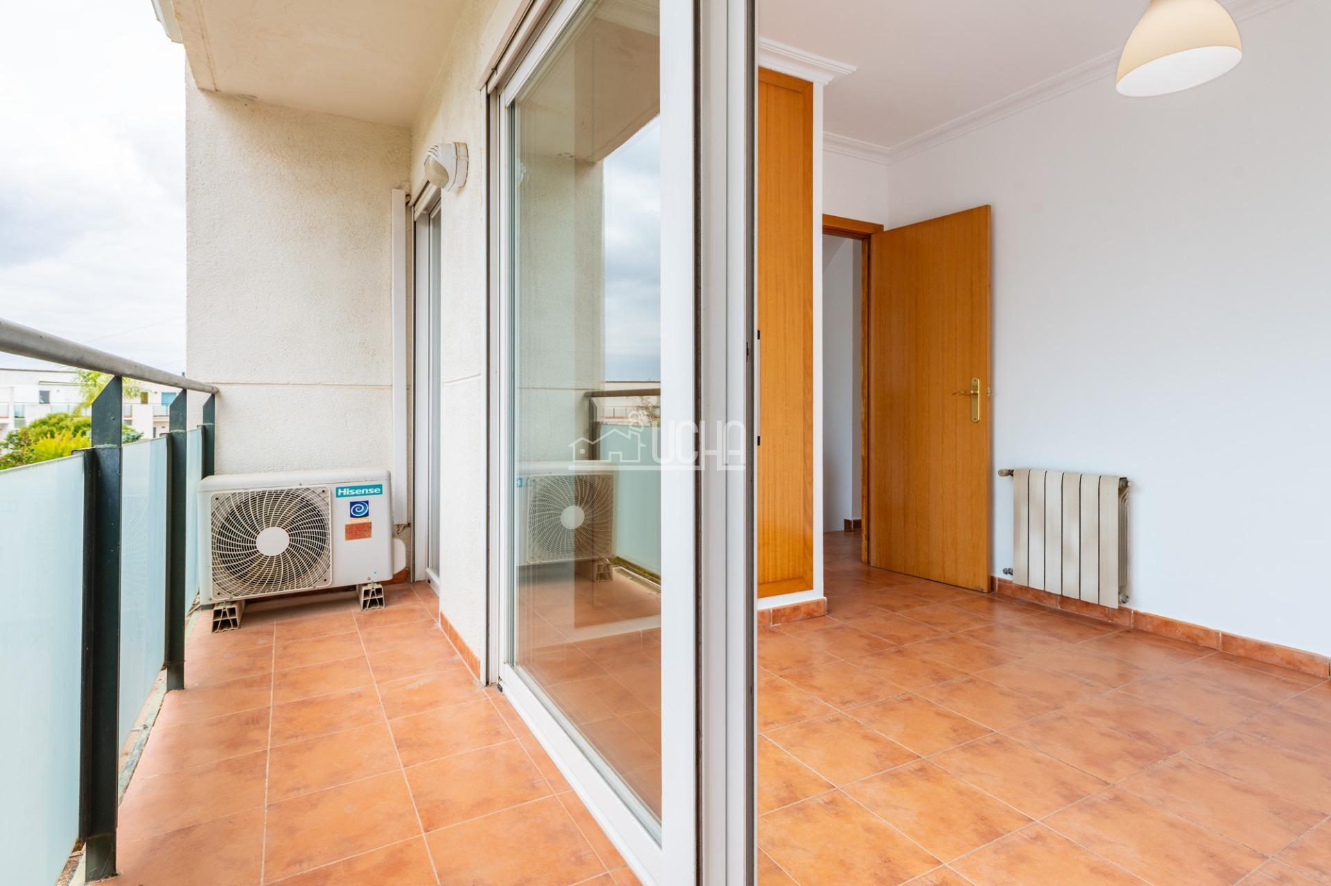 Amplia Vivienda en Mas Camarena con Piscina y Parque Infantil — 23