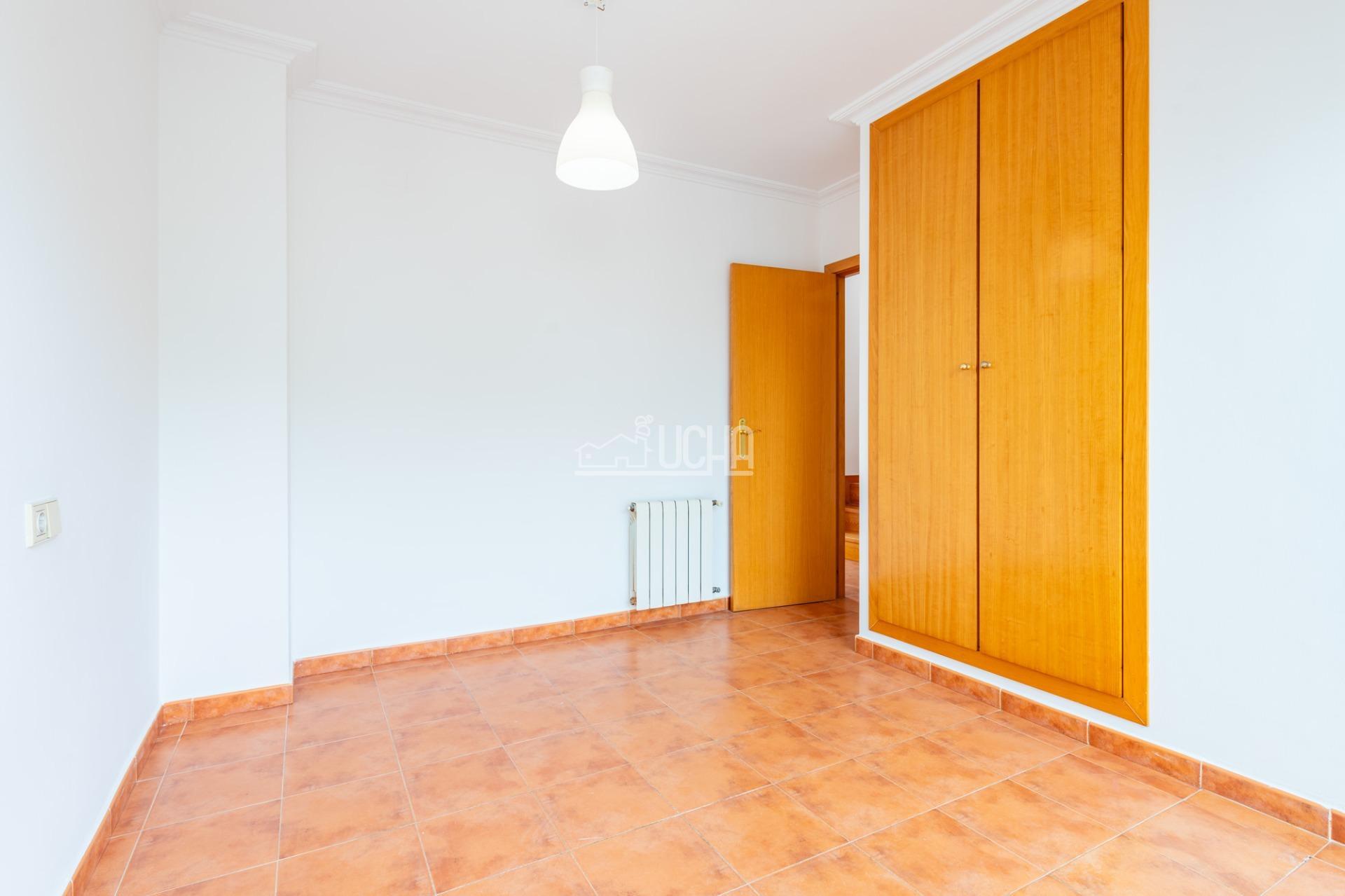 Amplia Vivienda en Mas Camarena con Piscina y Parque Infantil — 25