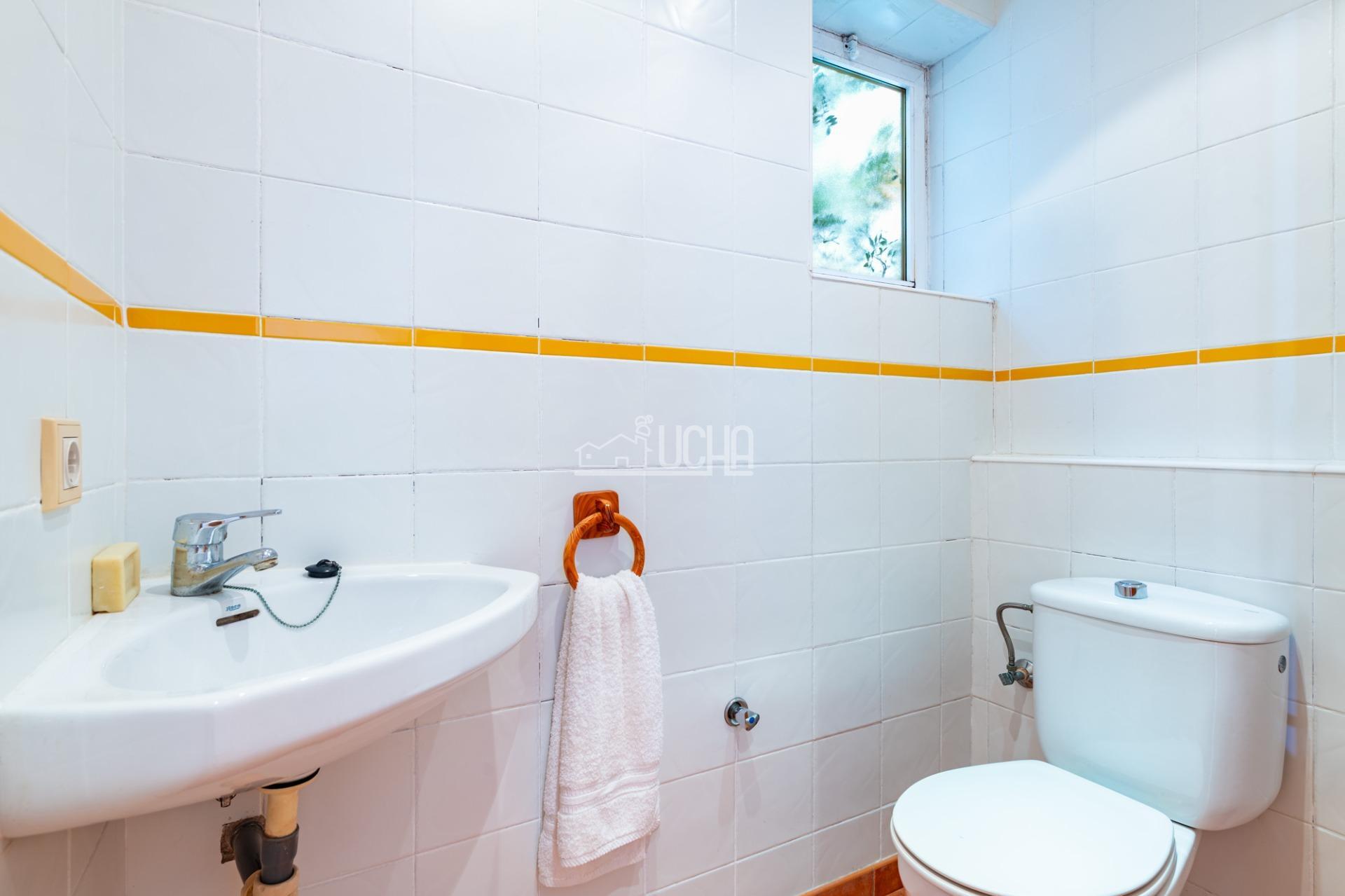 Amplia Vivienda en Mas Camarena con Piscina y Parque Infantil — 30