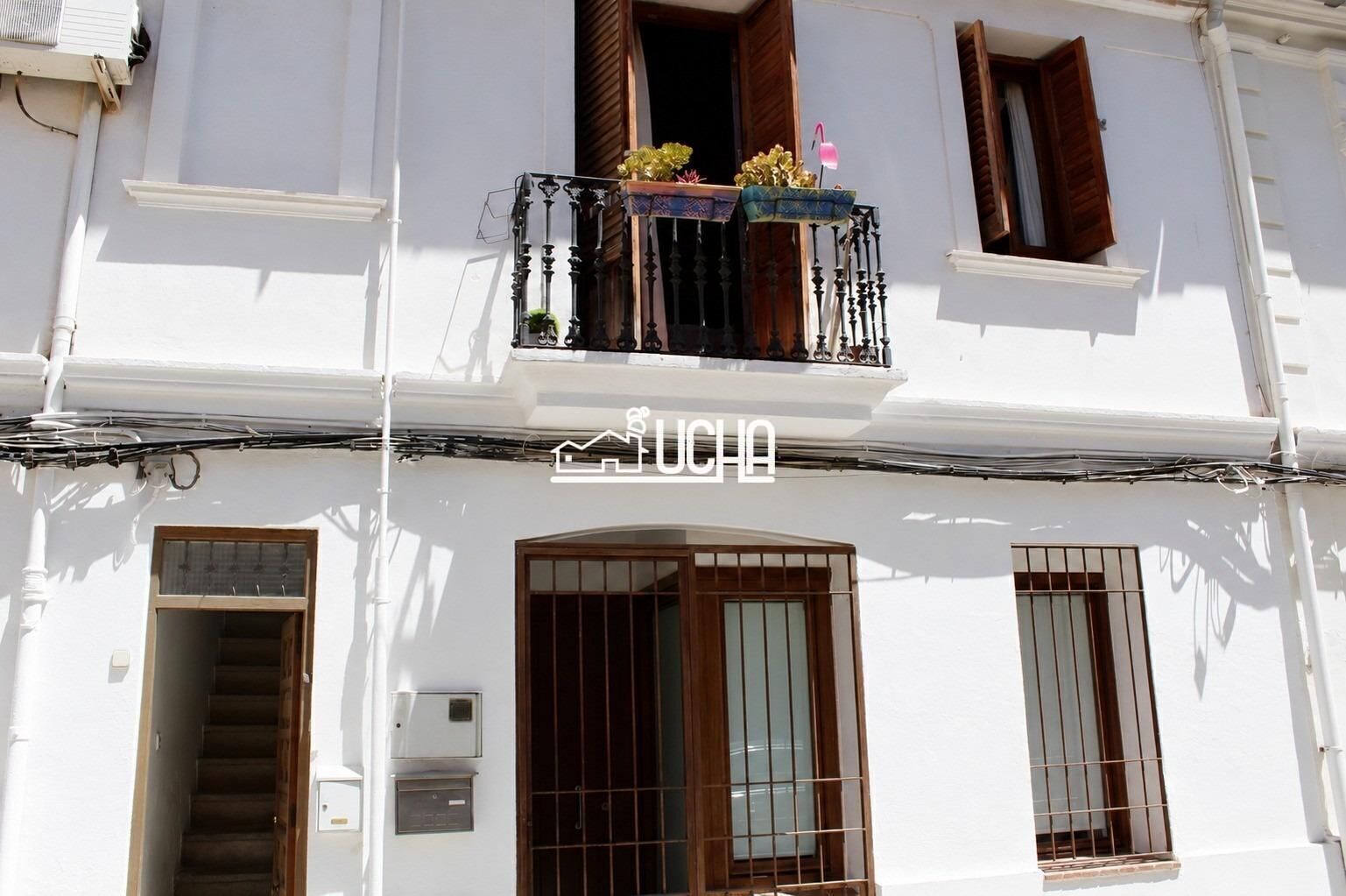 Casa con Encanto: Loft de Tres Alturas a Pasos del Tranvía y la Playa