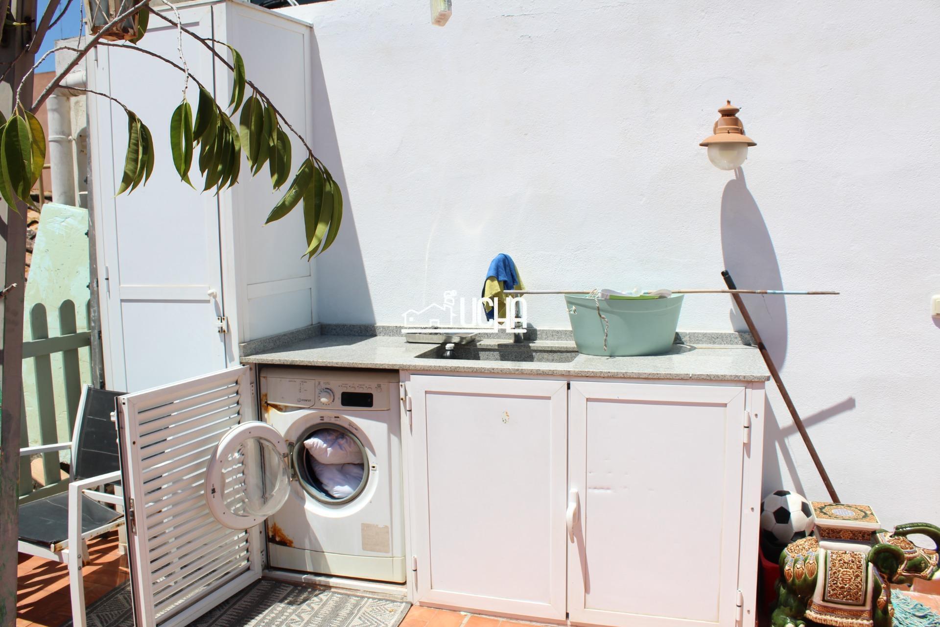 Casa con Encanto: Loft de Tres Alturas a Pasos del Tranvía y la Playa
