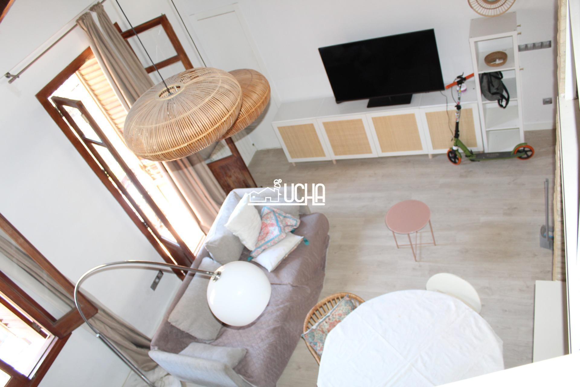Casa con Encanto: Loft de Tres Alturas a Pasos del Tranvía y la Playa